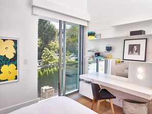 4 habitaciones, tabla de planchar con plancha, internet y ropa de cama 