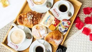 Triple Room, Courtyard View | Breakfast meal | Free daily cooked-to-order breakfast