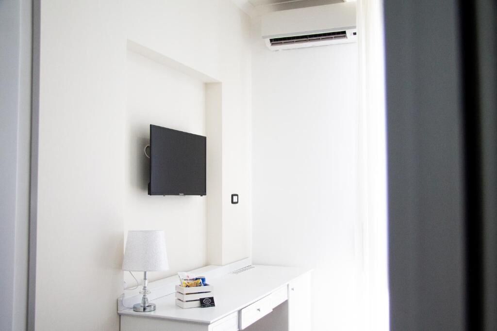 Double Room, Balcony, City View | Interior