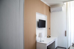 Interior - Pisacane Family (Naples)