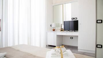 Doppelzimmer, Balkon, Stadtblick