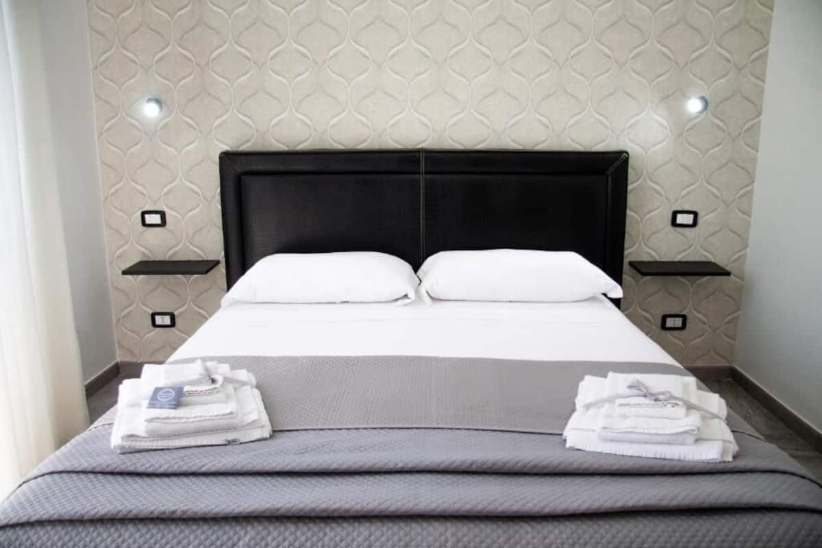 Doppelzimmer, Balkon, Stadtblick