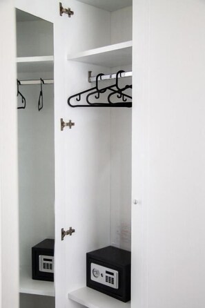 Double Room, Balcony, City View | Interior - Pisacane Family (Naples)