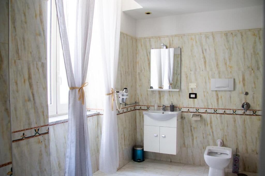 Shower, free toiletries, soap, shampoo