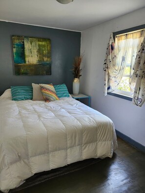 Room - Waterfront Home In Popular West End With Rooftop Patio! (Moncton)