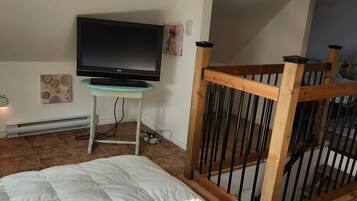 2 bedrooms, bed sheets