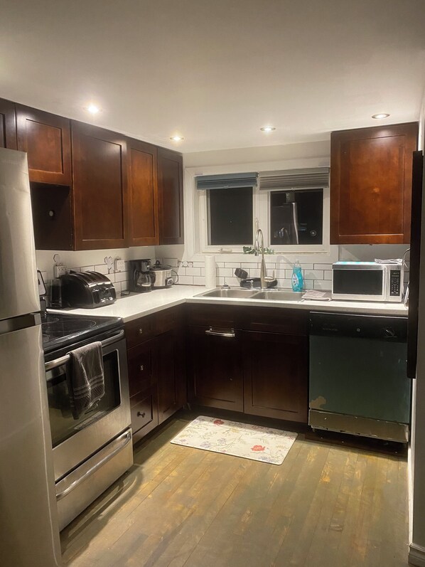 Microwave, oven, stovetop, dishwasher
