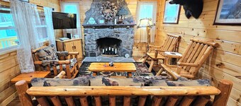 Family-Friendly Hidden Valley Cabin with Creek Views