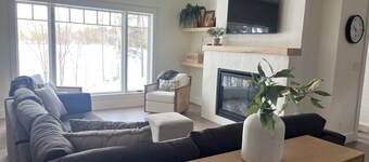 Biwabik, Wynne Lake Lakeshore house minutes away from Giants Ridge Resort!!