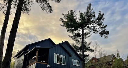 Biwabik, Wynne Lake Lakeshore house minutes away from Giants Ridge Resort!!
