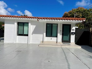 Exterior detail - Dream House near Coral Gables & Coconut Grove (Miami)