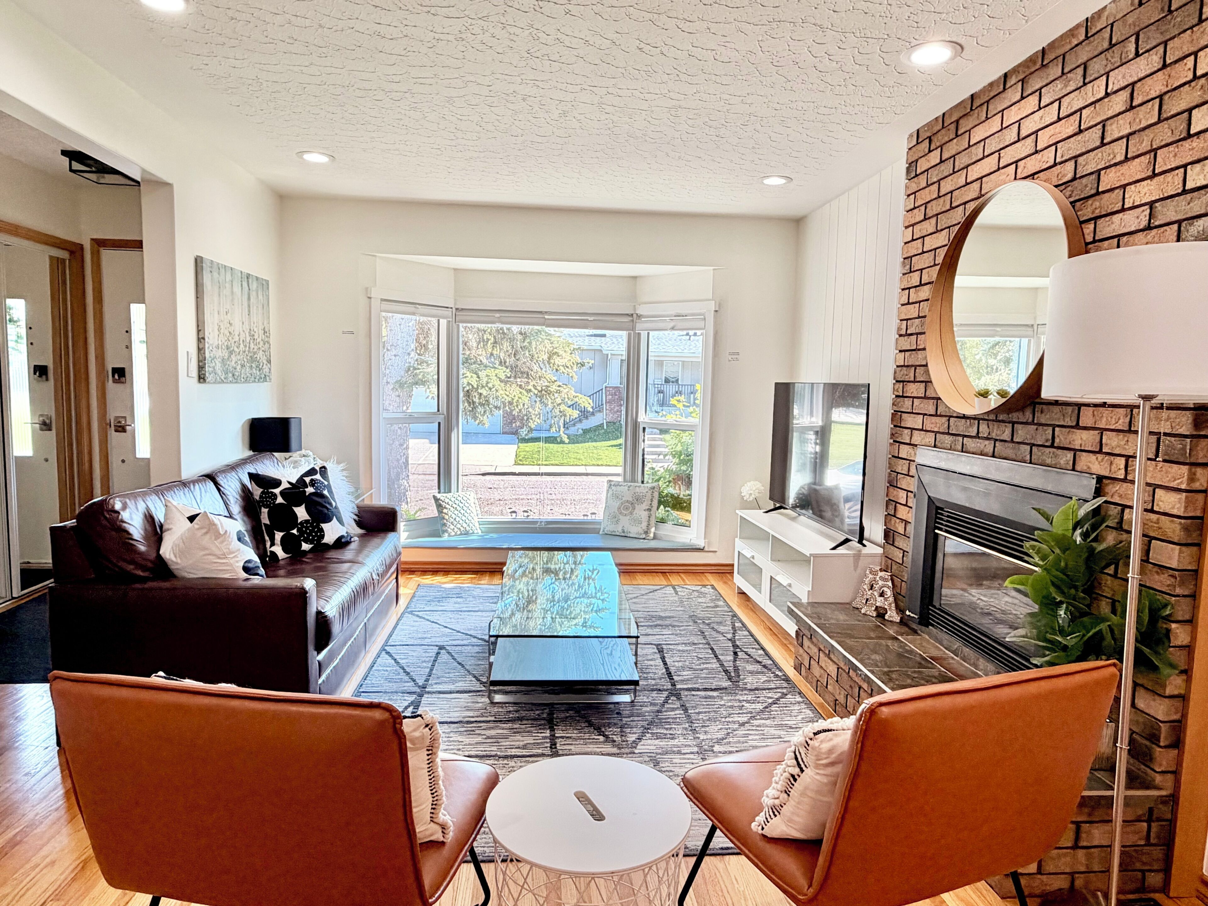 Smart TV, fireplace, foosball, books