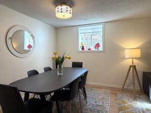 Dining - New | Intro Price | Bright 5BR Dual-Suite Near UofC | Games + Gym + BBQ | 13m DT (Calgary)