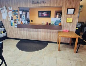 Lobby - Relaxing Accommodation w/ Free Parking | Near Prairie Cinema - 0.5 miles (Wolf Point)