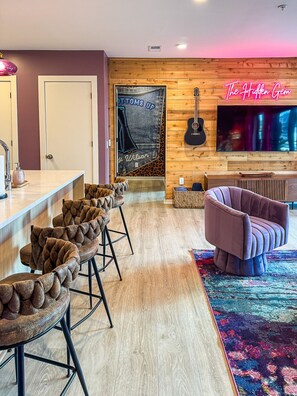Interior - Walk to Broadway from The Hidden Gem! Pool/Gym/More (Nashville)