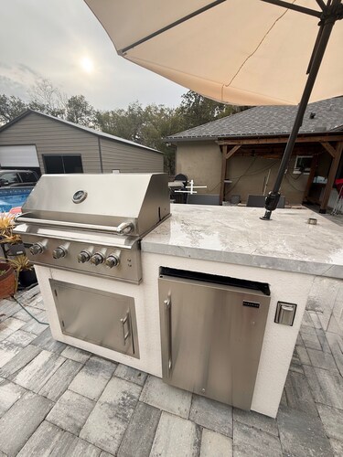 The Lion's Den, Studio guest house.