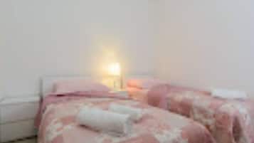 2 bedrooms, iron/ironing board, Internet, bed sheets