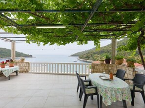 Outdoor dining - Villa Azure Saplunara - One bedroom apartment Marta (Saplunara)