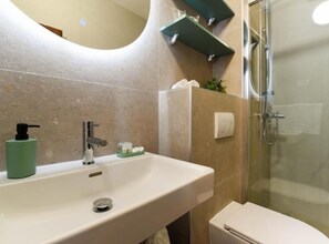 Shower, hair dryer, towels - Villa Danica , Horizon Escape - Two Bedroom Holiday Home (Podstrana)