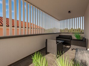 Property grounds - De Luxe Three Bedroom Apartment with Hot-Tub (Vir)