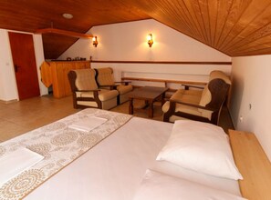 3 bedrooms, Internet, bed sheets - Apartments Trojanović - Three Bedroom Holiday Home with Sea View and Terrace (Orebic)