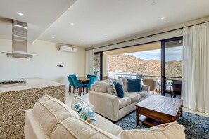 TV - Immaculate stay with stunning views, balcony, plus on-site pool & gym (Cabo San Lucas)