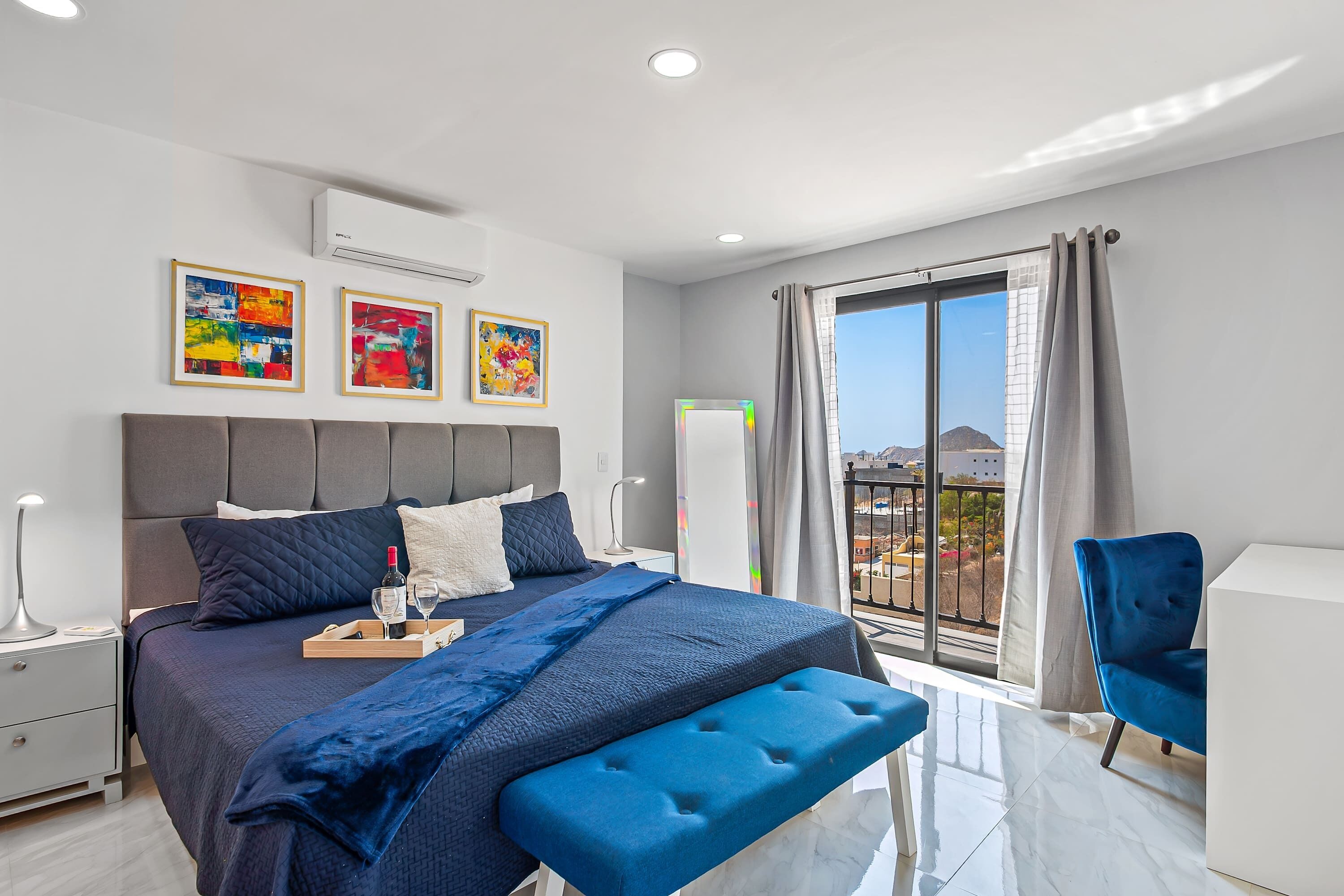 2 bedrooms, desk, iron/ironing board, WiFi