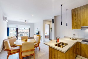 Dining - Gorgeous & Spacious Apartment with Balcony, Heated Pool - AC (Cabo San Lucas)