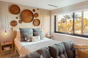 Iron/ironing board, WiFi, bed sheets - Cozy downtown Studio with Rooftop Pool & Arch/Ocean Views (Cabo San Lucas)