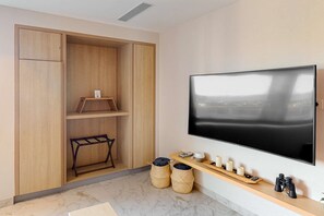 Interior - Cozy downtown Studio with Rooftop Pool & Arch/Ocean Views (Cabo San Lucas)