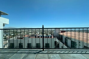 Property grounds - Dog-friendly loft with rooftop infinity pool, gym, balcony, & central AC (Cabo San Lucas)