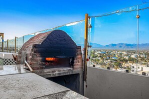 Property grounds - Loft close to the ocean with rooftop infinity pool, balcony & gym - dog-friendly (Cabo San Lucas)