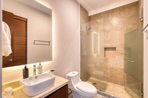 Shower, hair dryer, towels - Peaceful coastal stay with pool, balcony & fitness center (Cabo San Lucas)