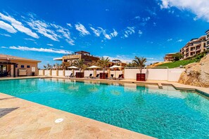 Pool - Ground-floor condo with ocean view, pool, gym, hot tub, & washer/dryer (Cabo San Lucas)