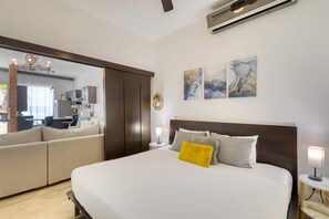 Iron/ironing board, WiFi, bed sheets - Charming & sunlit condo with pool & balcony - near golf, beaches, & nightlife (Cabo San Lucas)