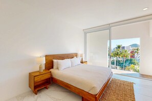 Iron/ironing board, WiFi, bed sheets - Spacious condo with private washer/dryer, city views, and shared pool (Cabo San Lucas)