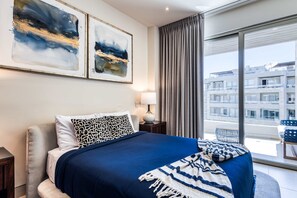 Iron/ironing board, WiFi, bed sheets - Exquisite apartment with balcony, TV, WiFi, heated pool. & gym/fitness room (Cabo San Lucas)