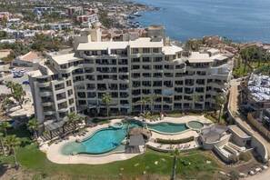 Exterior - Stylish coastal retreat with breathtaking views, resort pool & private balcony (Cabo San Lucas)