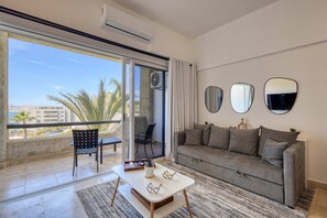 TV, offices - Stylish coastal retreat with breathtaking views, resort pool & private balcony (Cabo San Lucas)