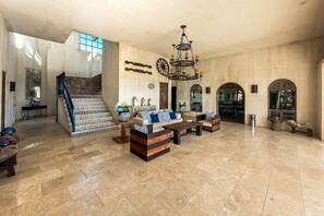 Interior - Stylish condo with pool, ocean views, fitness & private patio grill (Cabo San Lucas)