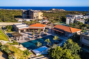 Exterior - Modern apartment with. ocean view, pool, patio, tennis, & gym (Cabo San Lucas)