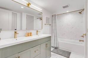 Hair dryer, towels - Whiskey Hollow Luxury Escape on 5 Acres, Sleeps 8 (Franklin)