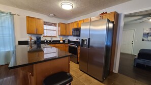 Fridge, microwave, oven, stovetop - Pelican Island within a mile from the sandy beach (Panama City Beach)