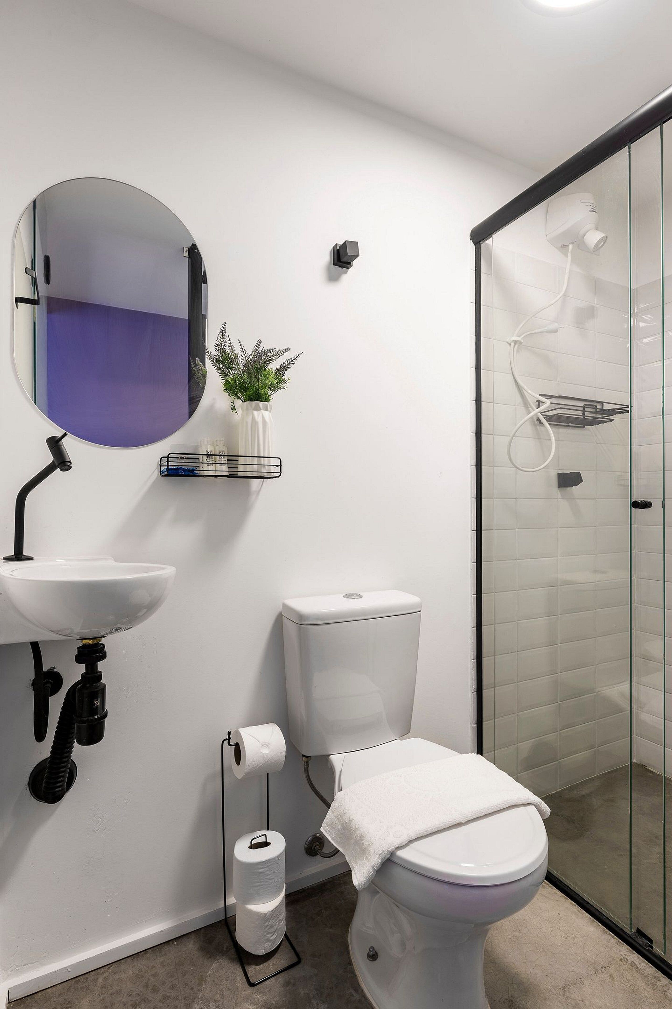 Superior Studio | Bathroom | Shower, towels, toilet paper