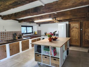 Private kitchen - Beautiful renovated barn (Pensol)