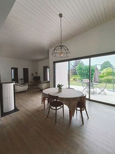 3-bedroom house, located 2mns from the Nantes-Brest canal and its walks!