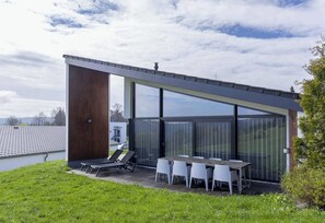 Outdoor dining - Vrbo Property (Winterberg)