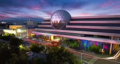 Luxury 2 Beds/2 Baths/ Mins to Midtown / Va Med Center & Reno-Tahoe Int Airport