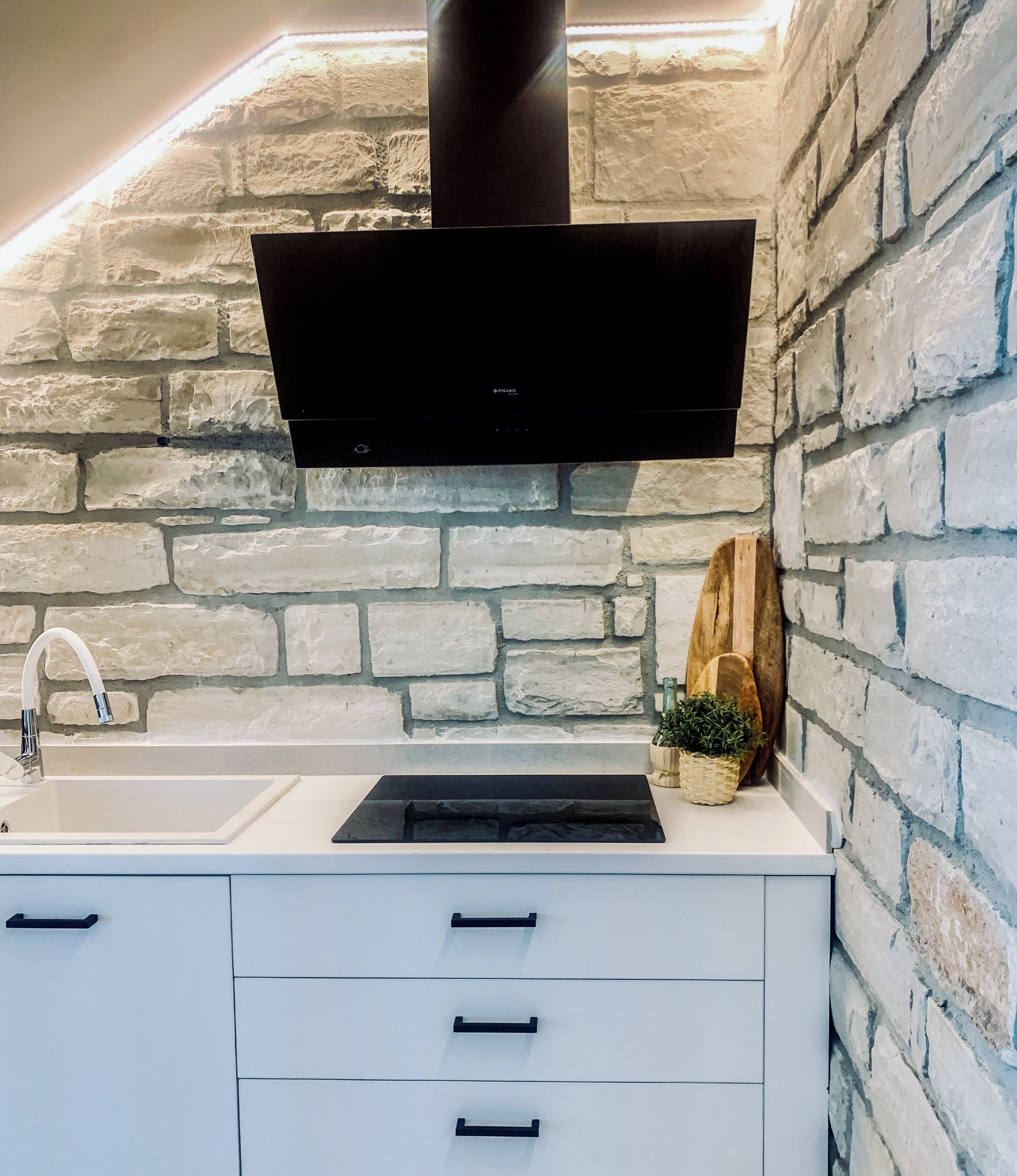 Suite, vista parcial al mar | Cocina privada