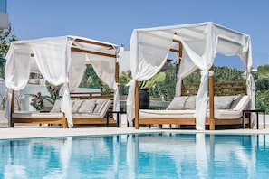 Piscine extérieure (ouverte en saison)